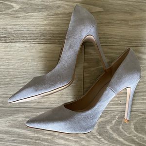 Grey Suede Pointed heels